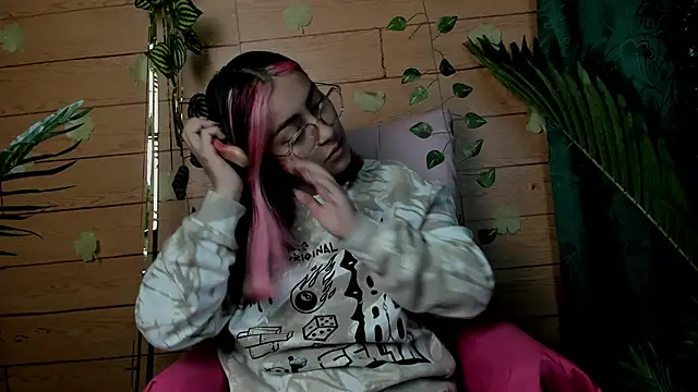 Snapshot of PinkyyPieee_ chatting on March 25, 11:38 am PinkyyPieee online show from March 25, 11:38 am