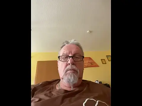 Snapshot of Alter67R chatting on March 17, 11:35 am Alter67R online show from March 17, 11:35 am