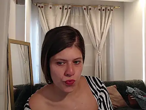 Snapshot of Moonna_linnda chatting on March 25, 1:39 pm Moonna linnda online show from March 25, 1:39 pm