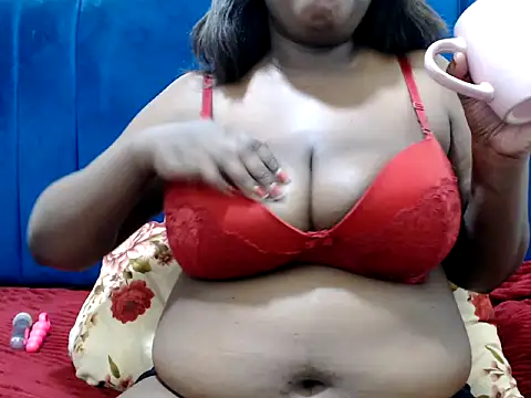 Snapshot of BustyChocx chatting on March 25, 1:22 am BustyChocx online show from March 25, 1:22 am