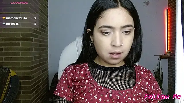 Snapshot of sweet-little chatting on March 18, 6:55 pm sweet-little online show from March 18, 6:55 pm