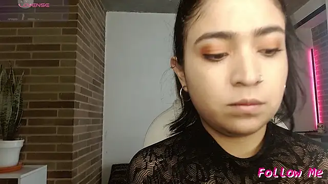 Snapshot of sweet-little chatting on March 20, 4:23 pm sweet-little online show from March 20, 4:23 pm