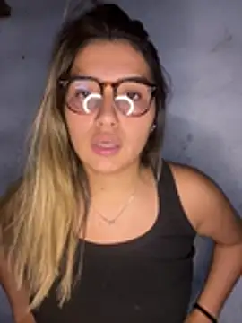 Snapshot of miicbebita chatting on April 6, 6:53 pm miicbebita online show from April 6, 6:53 pm