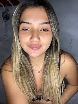 Snapshot of miicbebita chatting on April 9, 2:44 pm miicbebita online show from April 9, 2:44 pm