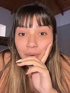 Snapshot of miicbebita chatting on May 28, 2:36 pm miicbebita online show from May 28, 2:36 pm