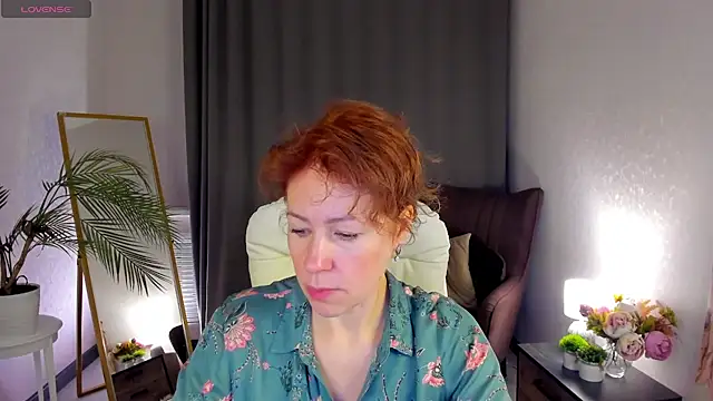 Snapshot of LeticiaRomano chatting on March 25, 3:56 am LeticiaRomano online show from March 25, 3:56 am