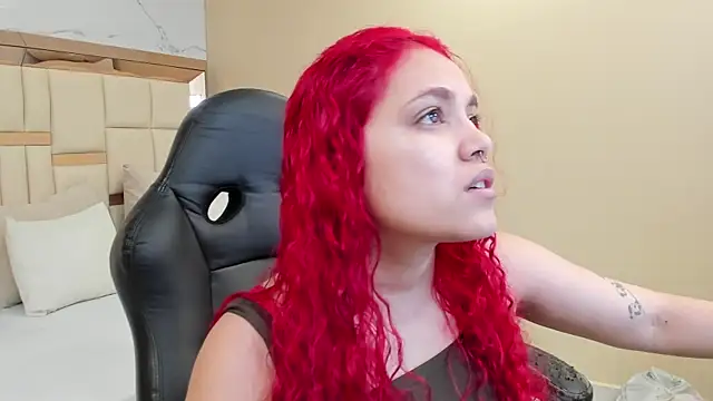 luna veega online show from June 11, 4:49 pm