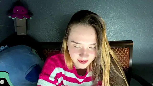 Snapshot of CarmelaLiebherr chatting on March 28, 4:17 pm CarmelaLiebherr online show from March 28, 4:17 pm