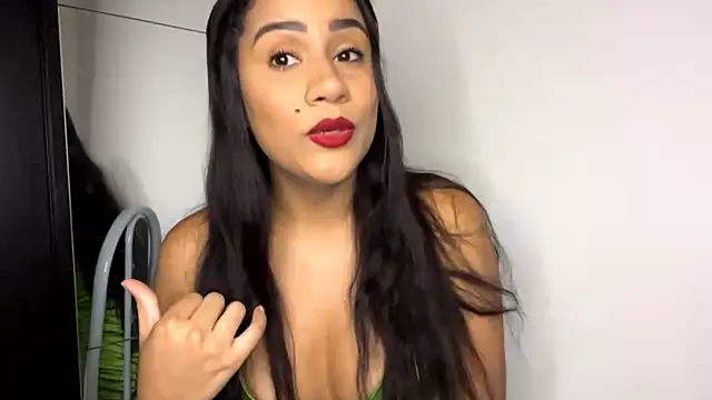 CarolyneSnellings online show from March 22, 6:33 pm