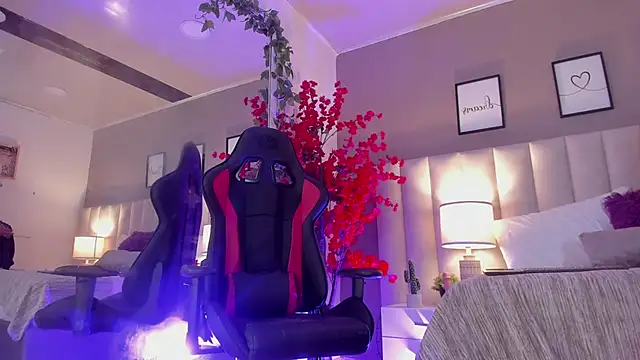 Snapshot of aniie_rouse chatting on March 27, 8:19 pm aniie rouse online show from March 27, 8:19 pm