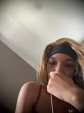 Snapshot of zandralanea chatting on March 10, 6:46 pm zandralanea online show from March 10, 6:46 pm