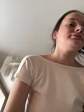 Snapshot of AuraaNova chatting on March 15, 3:23 am AuraaNova online show from March 15, 3:23 am