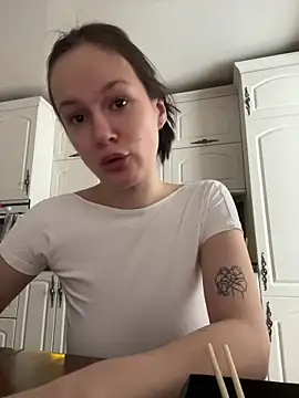 Snapshot of AuraaNova chatting on March 27, 3:56 am AuraaNova online show from March 27, 3:56 am