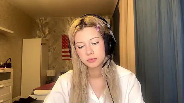 annie1handsome online show from March 30, 6:20 pm