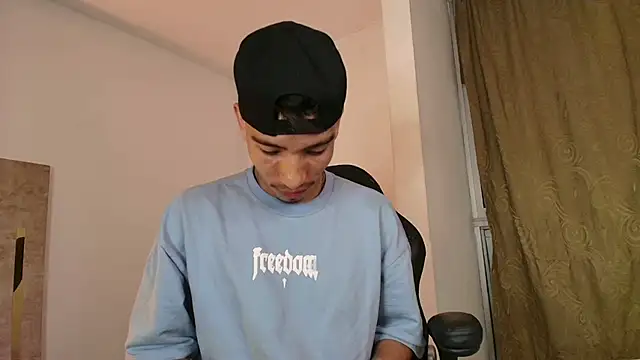 Snapshot of AndyRush__ chatting on March 13, 4:08 am AndyRush online show from March 13, 4:08 am