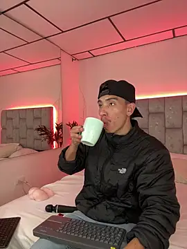 Snapshot of AndyRush__ chatting on March 27, 4:18 am AndyRush online show from March 27, 4:18 am