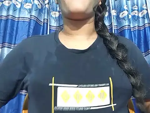 Snapshot of Emma_4433 chatting on March 12, 6:14 pm Emma 4433 online show from March 12, 6:14 pm