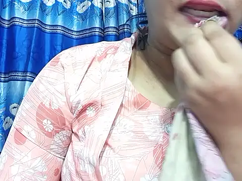 Snapshot of Emma_4433 chatting on March 13, 5:41 pm Emma 4433 online show from March 13, 5:41 pm