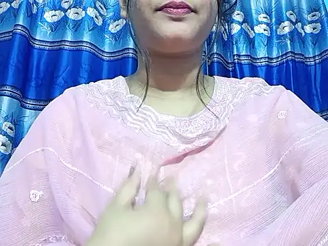 Snapshot of Emma_4433 chatting on March 14, 4:34 pm Emma 4433 online show from March 14, 4:34 pm