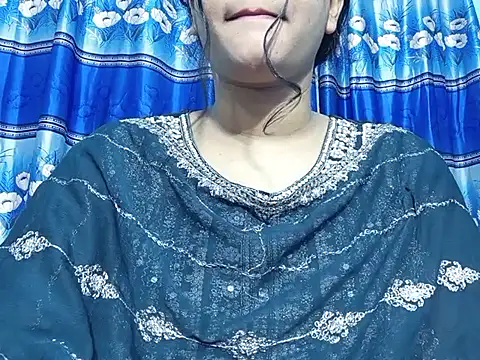 Snapshot of Emma_4433 chatting on March 15, 4:13 pm Emma 4433 online show from March 15, 4:13 pm