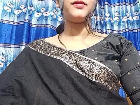 Snapshot of Emma_4433 chatting on March 16, 4:22 pm Emma 4433 online show from March 16, 4:22 pm