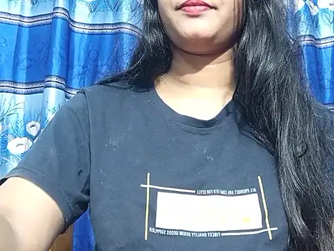 Snapshot of Emma_4433 chatting on March 17, 4:43 pm Emma 4433 online show from March 17, 4:43 pm