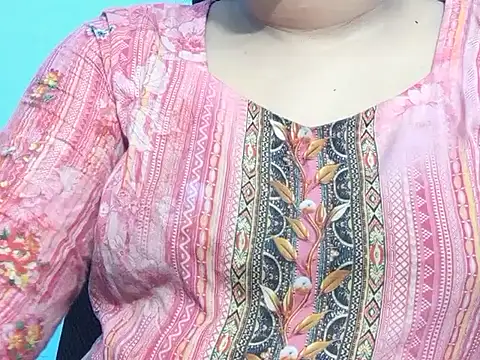 Snapshot of Emma_4433 chatting on March 28, 8:19 pm Emma 4433 online show from March 28, 8:19 pm