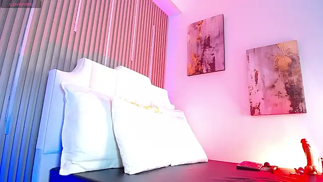 Snapshot of ZafiroCat chatting on March 17, 5:00 am ZafiroCat online show from March 17, 5:00 am