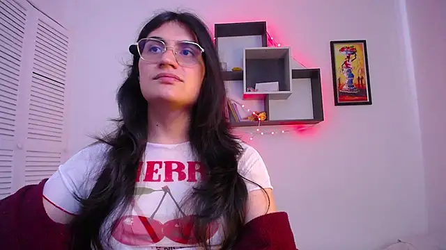 Snapshot of selene_cutie chatting on March 12, 4:24 pm selene cutie online show from March 12, 4:24 pm