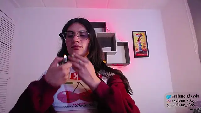 Snapshot of selene_cutie chatting on March 24, 11:21 pm selene cutie online show from March 24, 11:21 pm