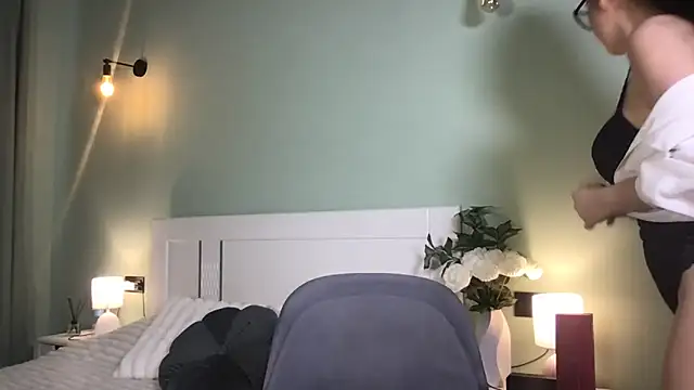 DianaaLight online show from June 12, 3:00 pm