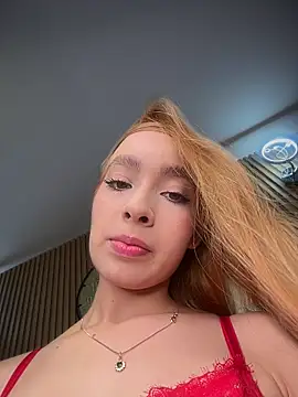 Snapshot of Isabella_gaviria chatting on March 13, 4:30 am Isabella gaviria online show from March 13, 4:30 am