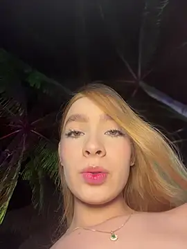 Snapshot of Isabella_gaviria chatting on March 18, 1:20 am Isabella gaviria online show from March 18, 1:20 am