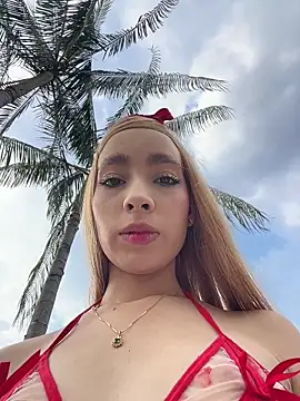 Snapshot of Isabella_gaviria chatting on March 22, 8:45 pm Isabella gaviria online show from March 22, 8:45 pm