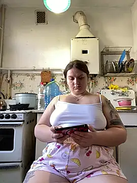 Snapshot of Nenssy555 chatting on March 12, 11:16 am Nenssy555 online show from March 12, 11:16 am