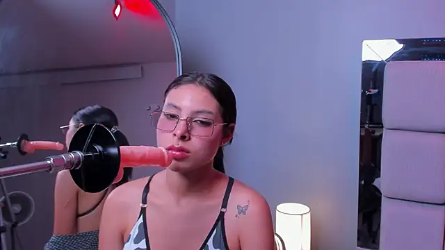 Snapshot of Lia_owenss chatting on March 14, 7:19 pm Lia owenss online show from March 14, 7:19 pm