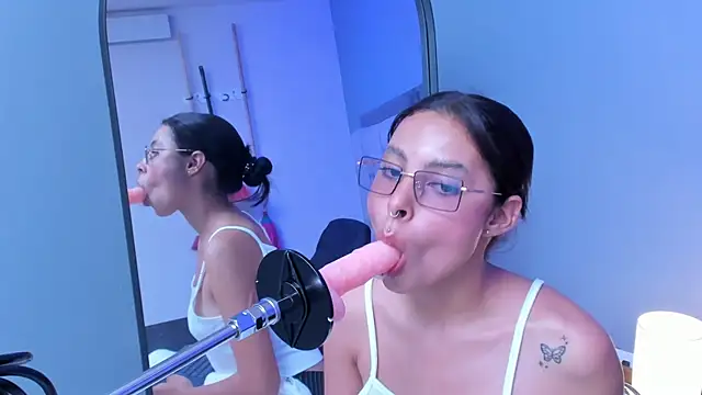 Snapshot of Lia_owenss chatting on March 21, 7:17 pm Lia owenss online show from March 21, 7:17 pm