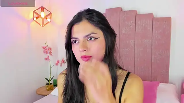 Snapshot of Zoee_Kravitz chatting on March 20, 10:03 pm Zoee Kravitz online show from March 20, 10:03 pm