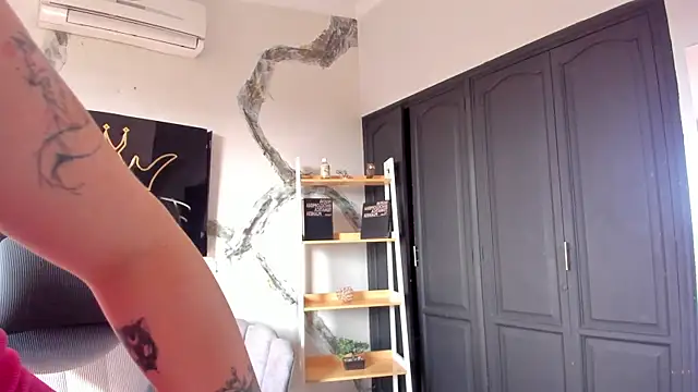 Snapshot of AphroditeSweett chatting on March 21, 8:56 pm AphroditeSweett online show from March 21, 8:56 pm