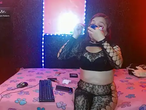 Snapshot of TabooAngel17 chatting on March 24, 8:36 pm TabooAngel17 online show from March 24, 8:36 pm