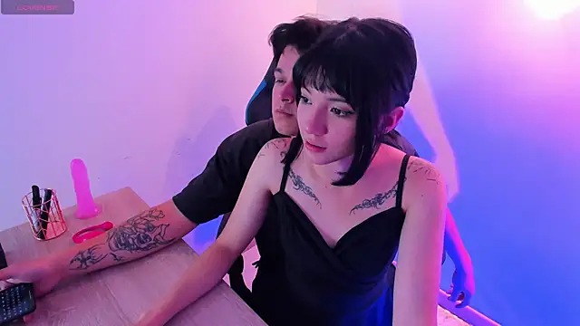 Snapshot of Melody_and_Max chatting on March 13, 3:57 am Melody and Max online show from March 13, 3:57 am