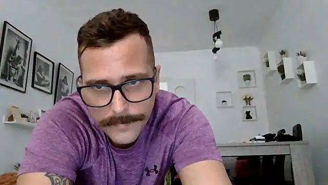 Snapshot of yanick931 chatting on July 1, 10:50 am yanick931 online show from July 1, 10:50 am