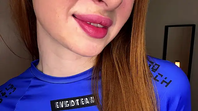 Snapshot of SkyAlice01 chatting on March 14, 4:18 am SkyAlice01 online show from March 14, 4:18 am