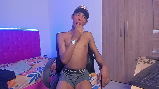 Snapshot of timmy_tur11 chatting on March 15, 8:59 pm timmy tur11 online show from March 15, 8:59 pm