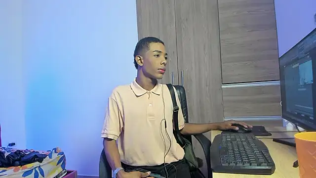 Snapshot of timmy_tur11 chatting on March 27, 8:08 pm timmy tur11 online show from March 27, 8:08 pm