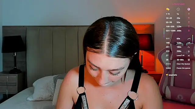 Snapshot of alejarosee chatting on May 24, 2:38 am alejarosee online show from May 24, 2:38 am