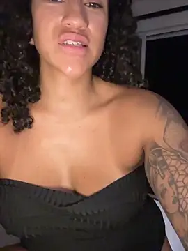 LatinaLoka online show from April 22, 3:42 am