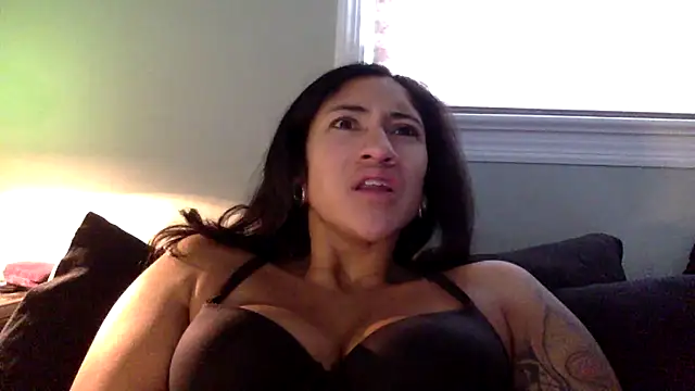 LatinaLoka online show from May 9, 2:55 pm