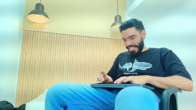 Snapshot of JEAN_LEWIS2 chatting on March 14, 7:41 pm JEAN LEWIS2 online show from March 14, 7:41 pm