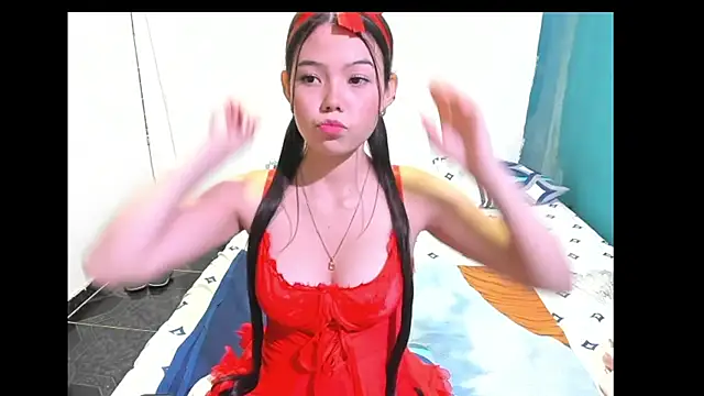 Draculaura X online show from July 12, 8:11 pm